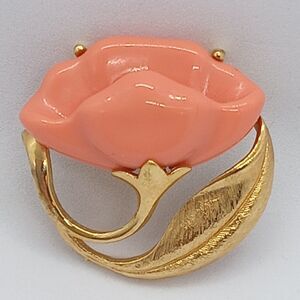 80's Vintage Sea Flower Poppy Brooch Art Nouveau Coral Pink Peach Gold Cottage